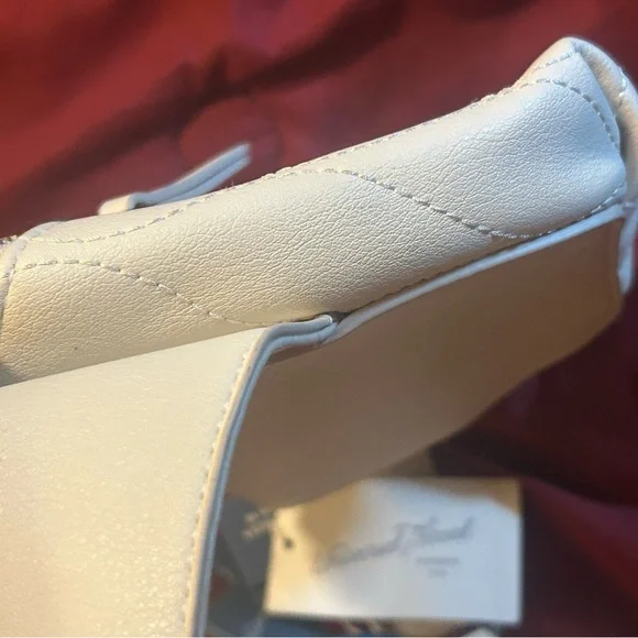 Universal Thread Quilted White Fanny pack - Picture 6 of 9